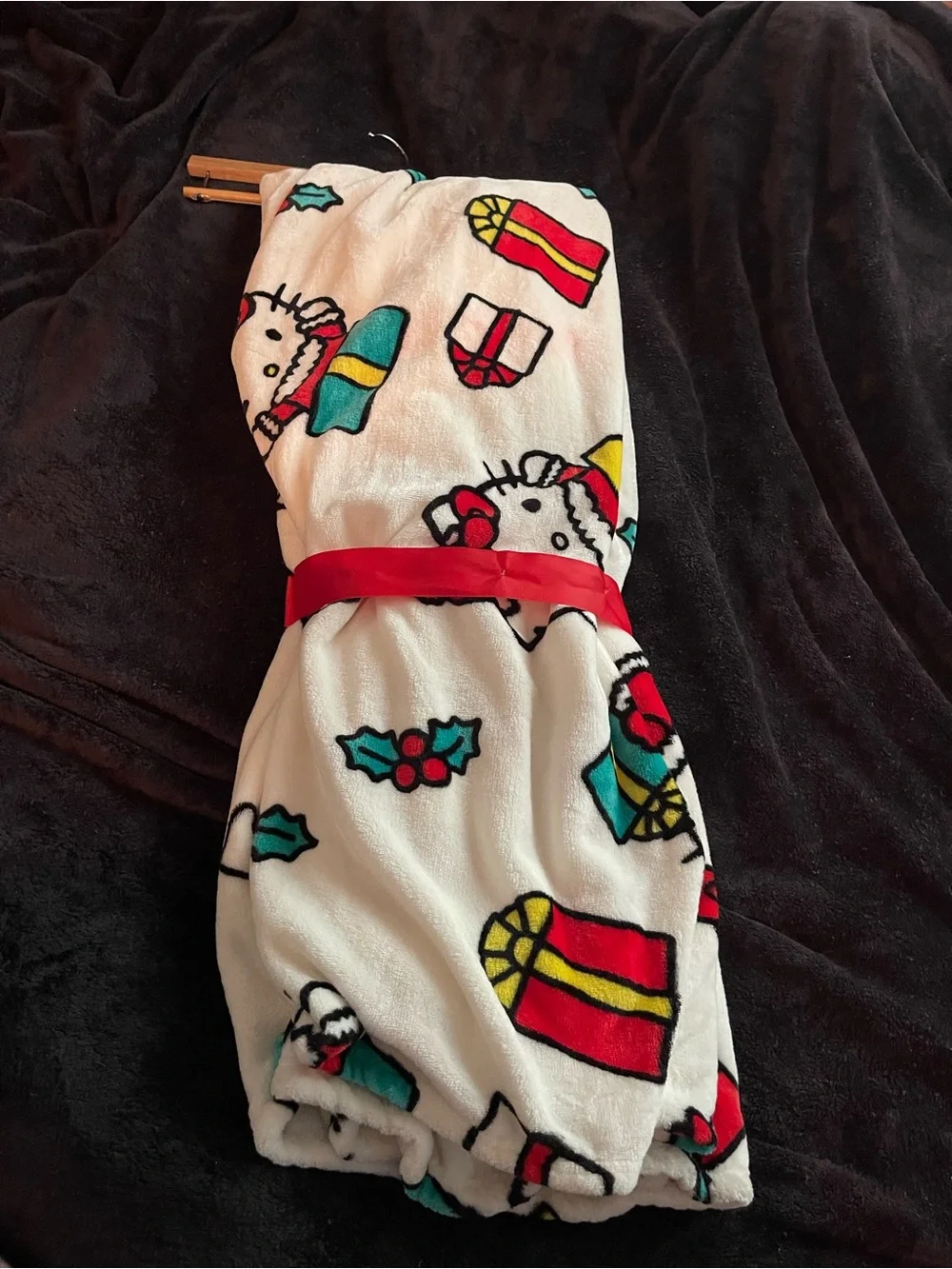 Hello Kitty Plush Throw - White with Red, Yellow & Teal Accents